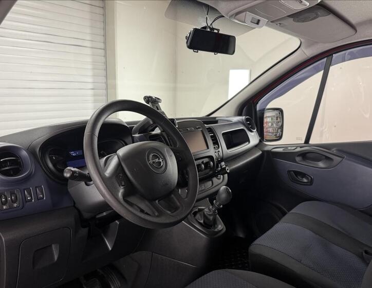 Opel Vivaro 8