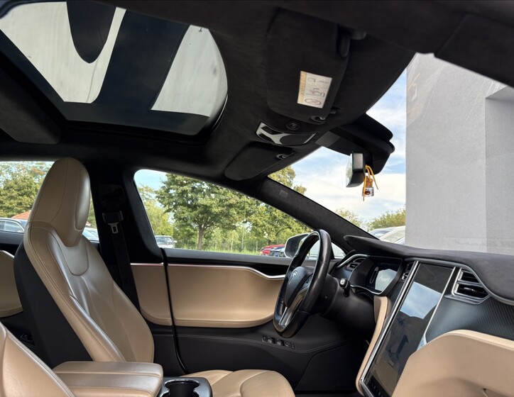 Tesla Model S 22