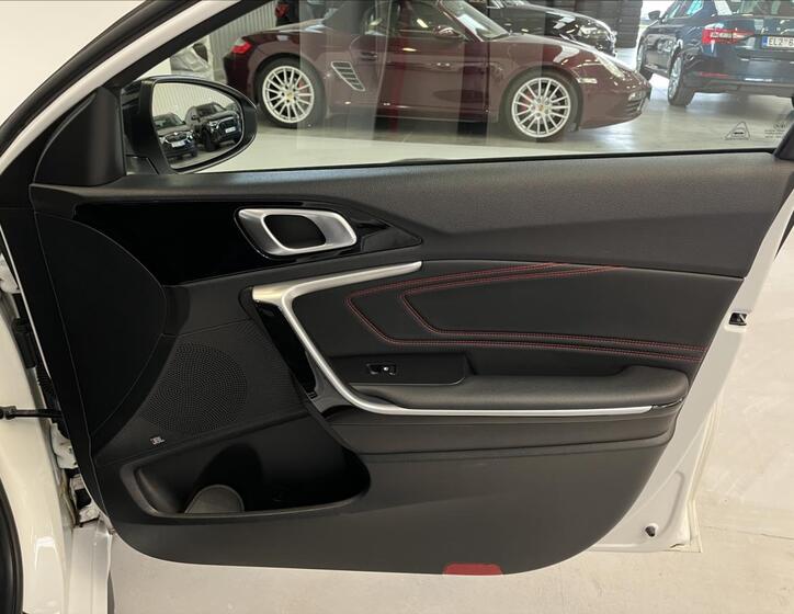 KIA ProCeed 29