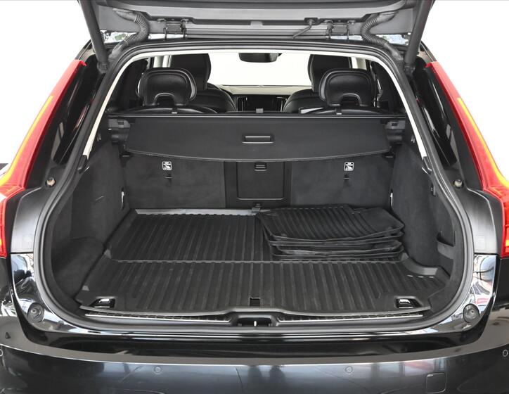 Volvo V90 6