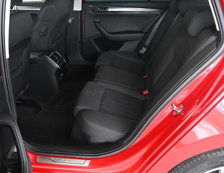 Škoda Superb 10