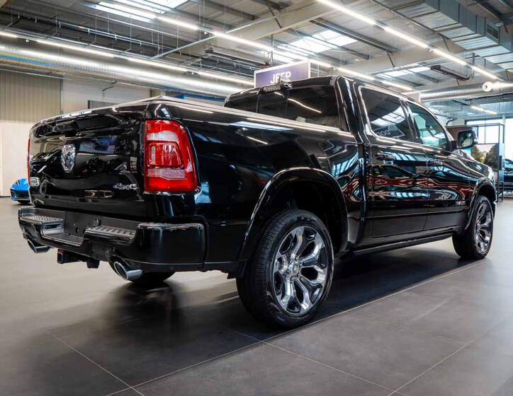 Dodge RAM 8