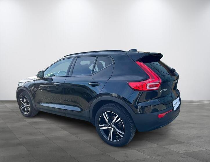 Volvo XC40 3