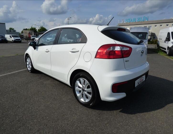 KIA Rio 5