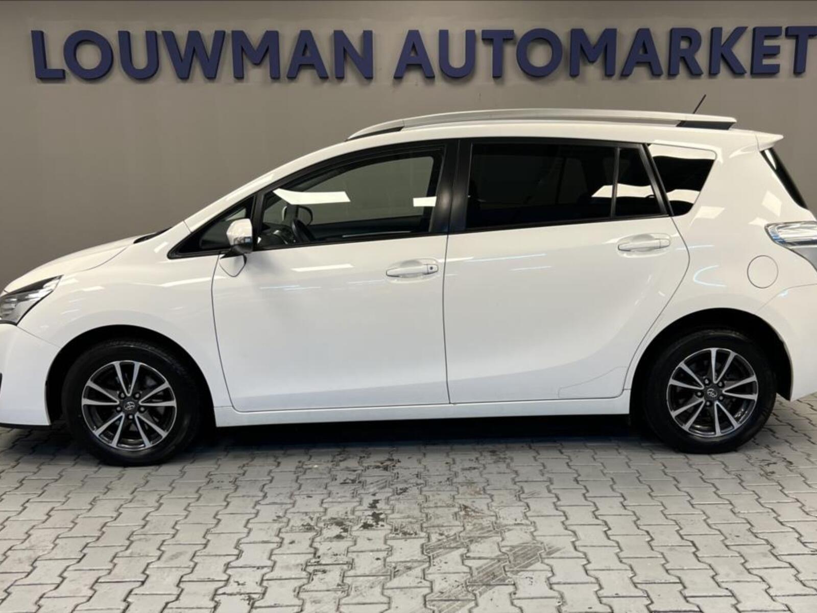 Toyota Verso 3