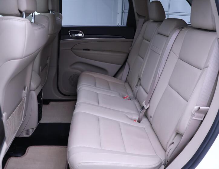 Jeep Grand Cherokee 16