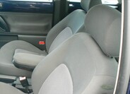 Volkswagen New Beetle 11