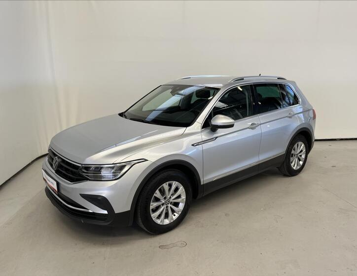 Volkswagen Tiguan 1