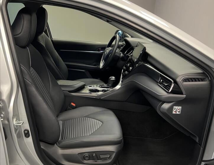 Toyota Camry 7