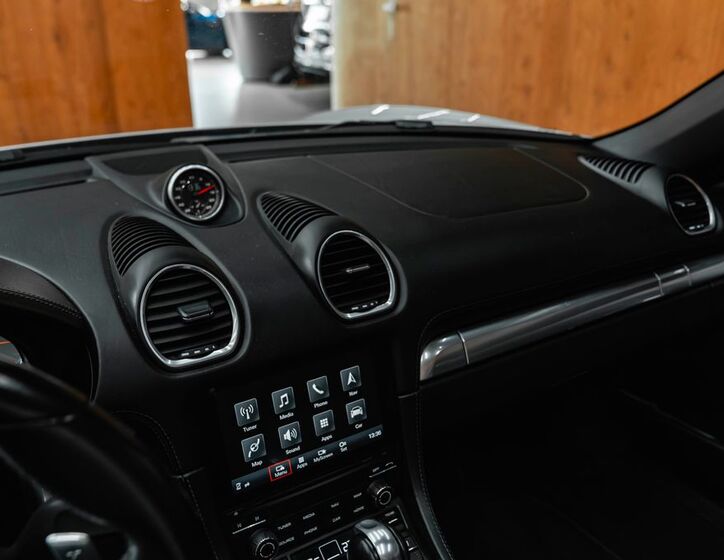 Porsche Boxster 9