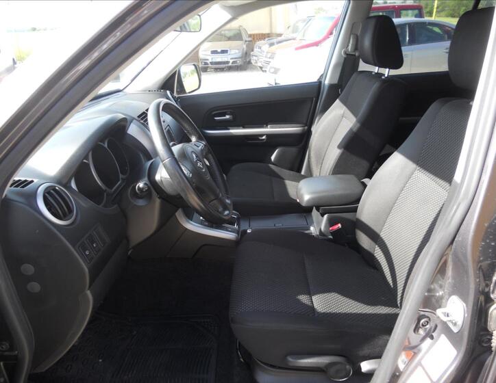 Suzuki Grand Vitara 12