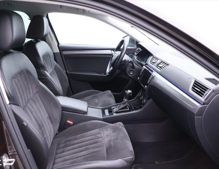 Škoda Superb 12
