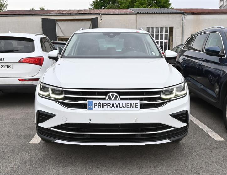 Volkswagen Tiguan 1