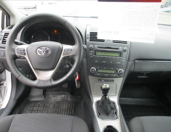 Toyota Avensis 16