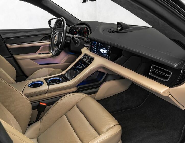 Porsche Taycan 12