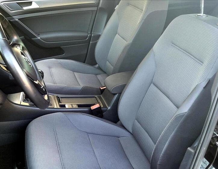 Volkswagen Golf 28
