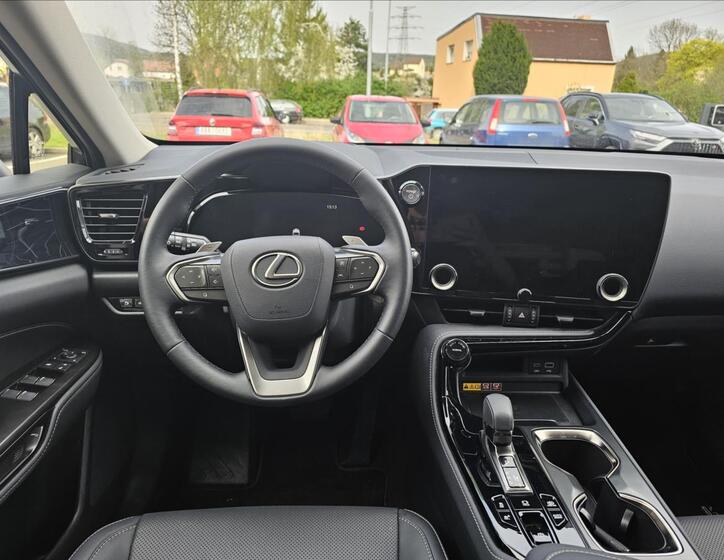 Lexus NX 450h plus 5