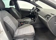 Volkswagen Golf 24