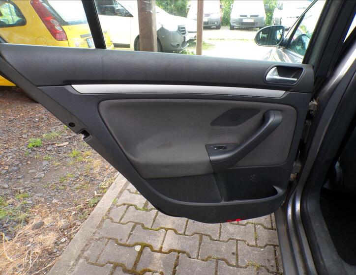 Volkswagen Golf 19