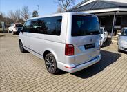 Volkswagen Caravelle 8