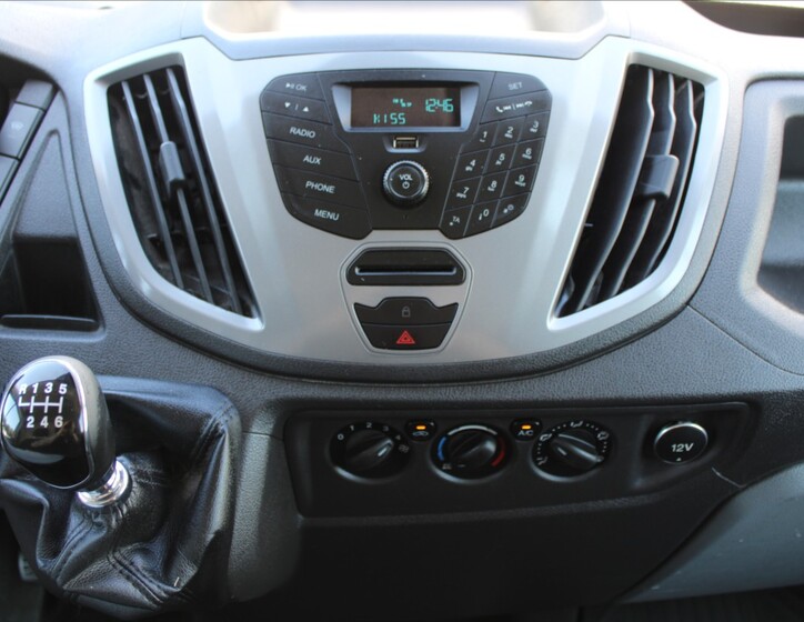 Ford Transit 18