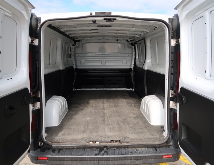Opel Vivaro 9