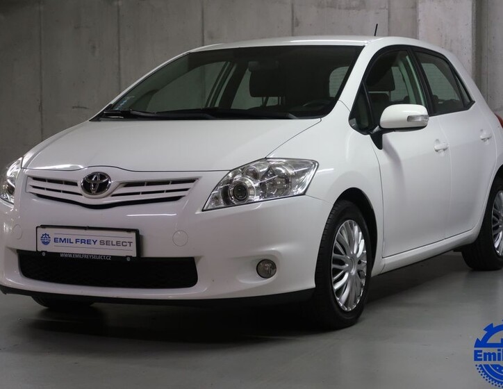 Toyota Auris 1