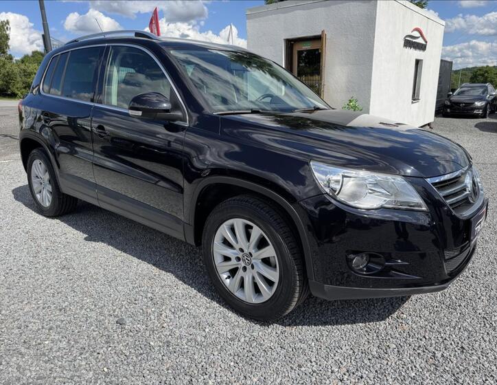 Volkswagen Tiguan 9