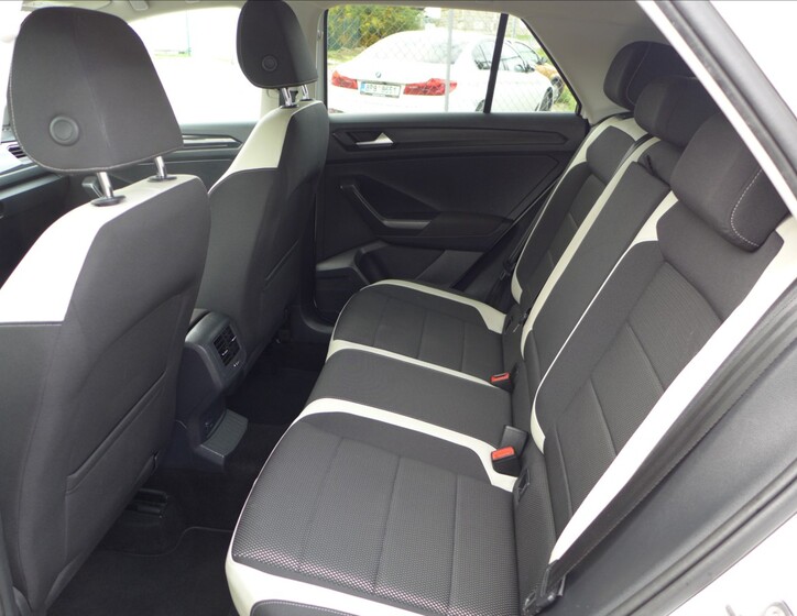 Volkswagen T-Roc 30