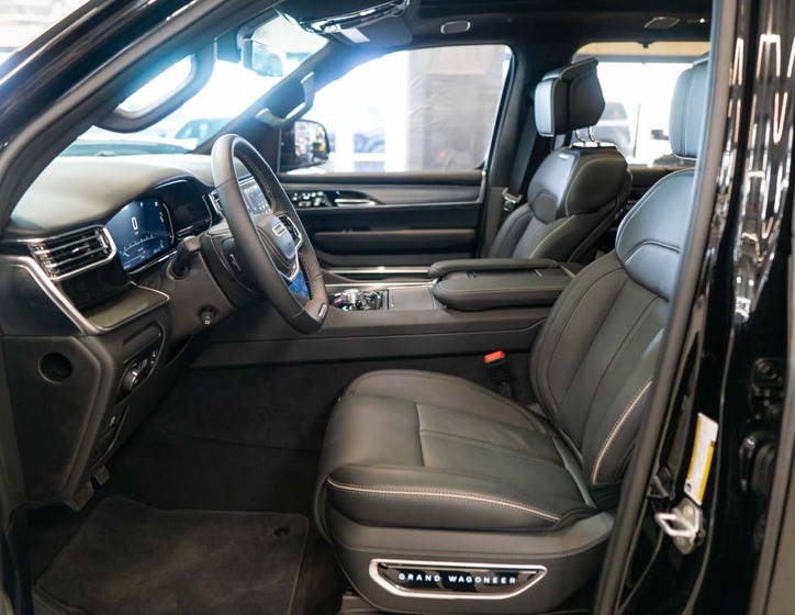 Jeep Grand Wagoneer 15