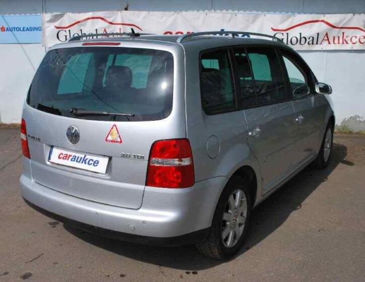 Volkswagen Touran 4