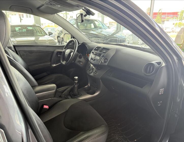 Toyota RAV4 9
