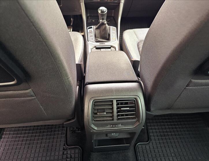 Volkswagen Golf Sportsvan 29