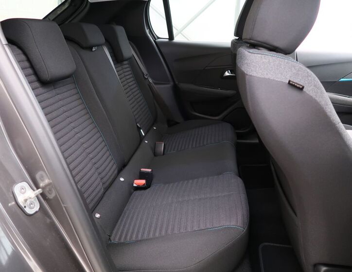 Peugeot 208 26