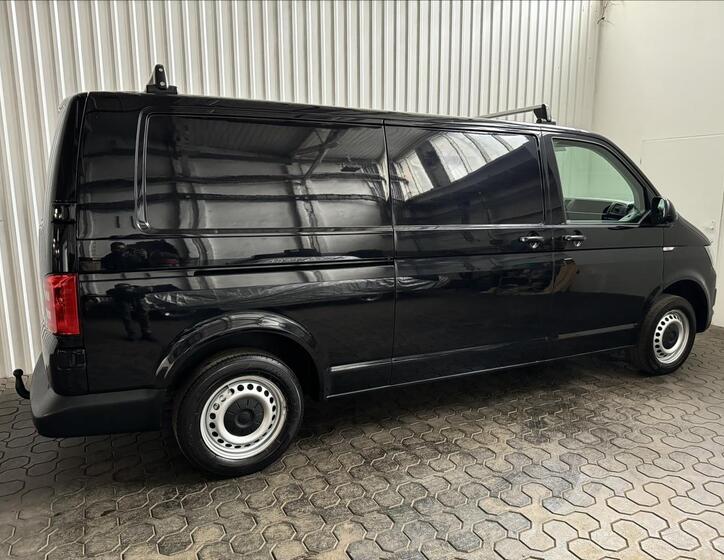 Volkswagen Transporter 9