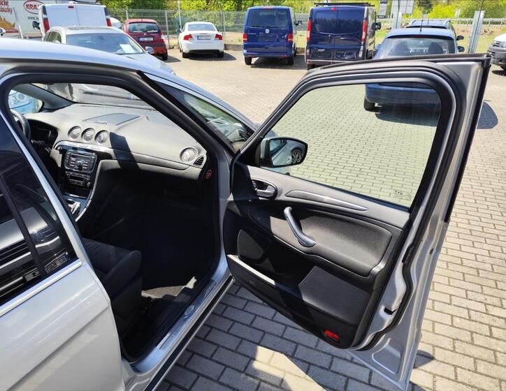 Ford S-MAX 26