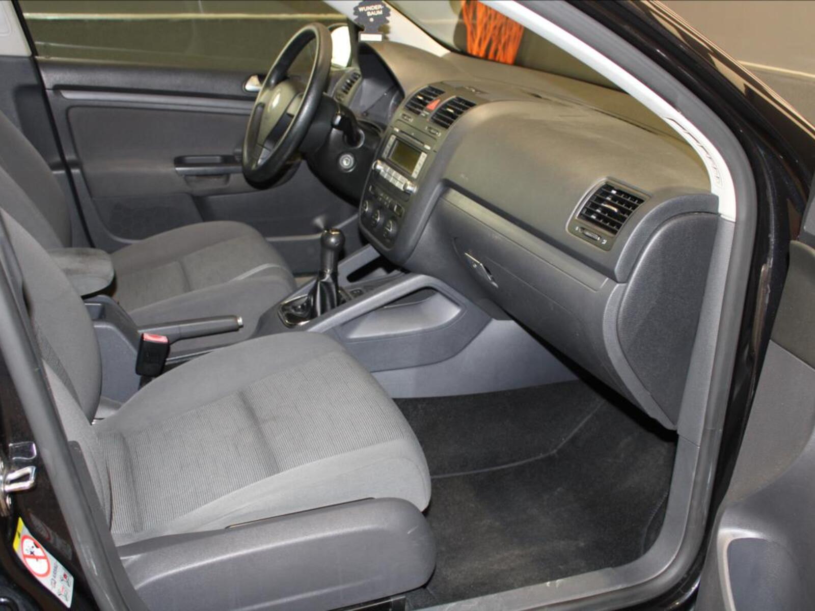 Volkswagen Golf 17