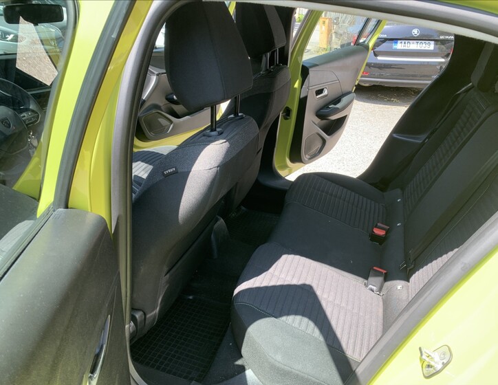 Peugeot 208 15