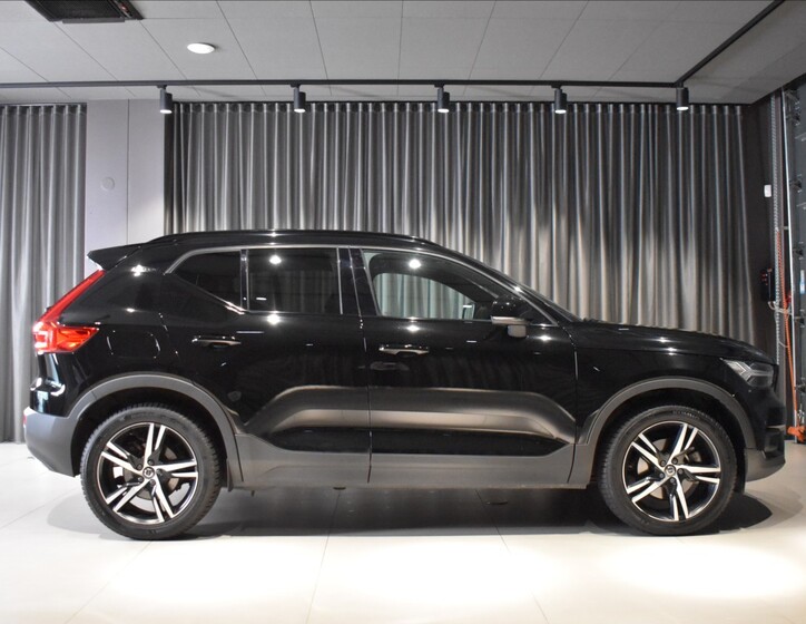 Volvo XC40 3