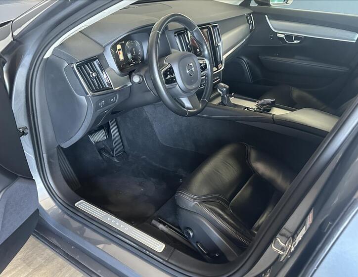 Volvo V90 9