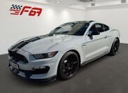 Ford Mustang 1