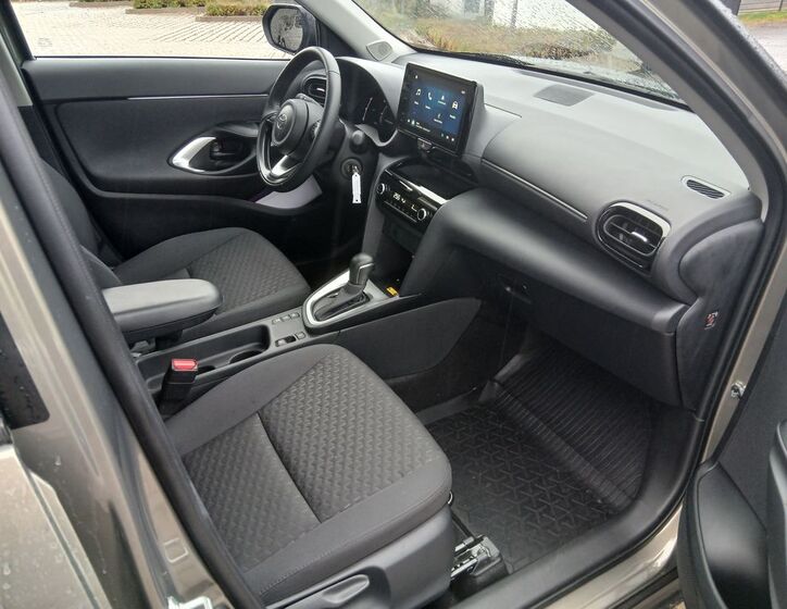 Toyota Yaris Cross 15