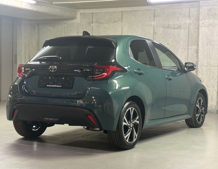 Toyota Yaris 5