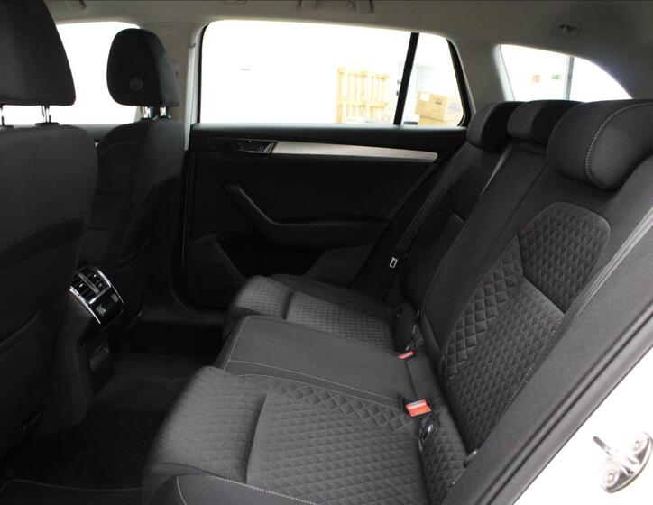 Škoda Superb 14