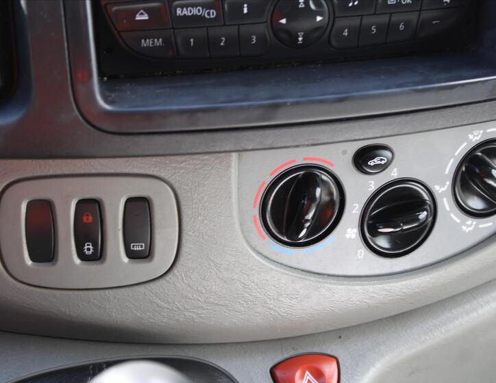Renault Trafic 14