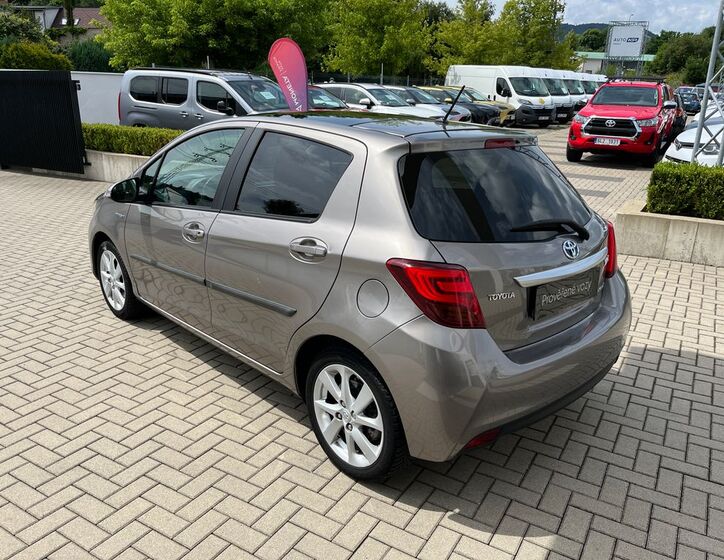 Toyota Yaris 4