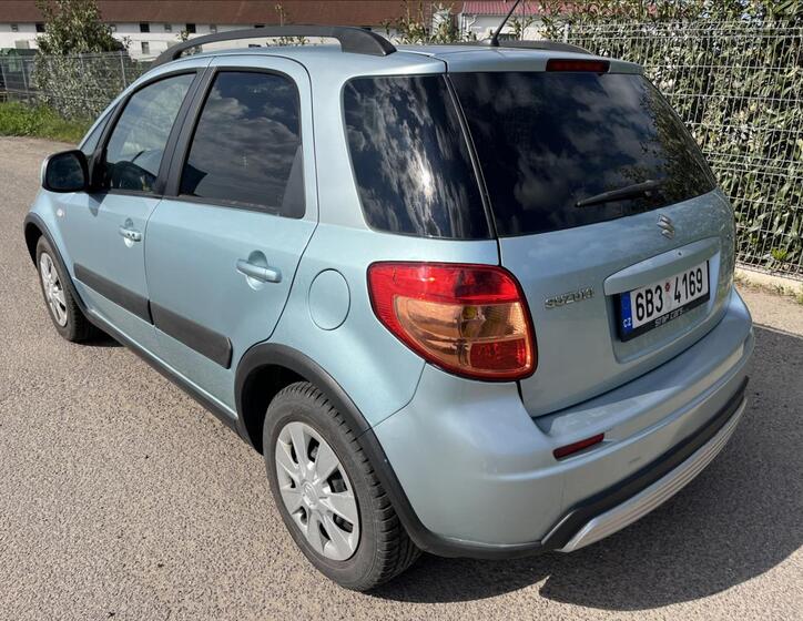 Suzuki SX4 8