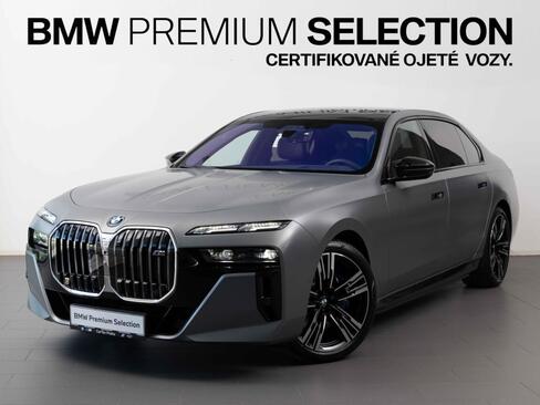 BMW i7