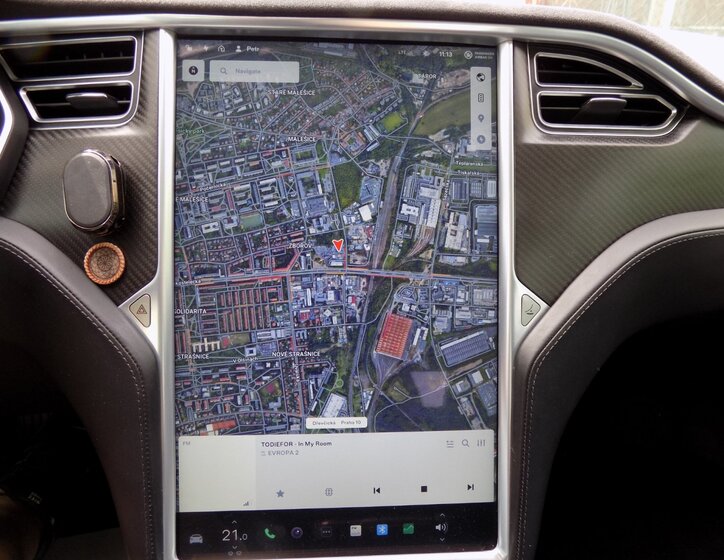Tesla Model S 29