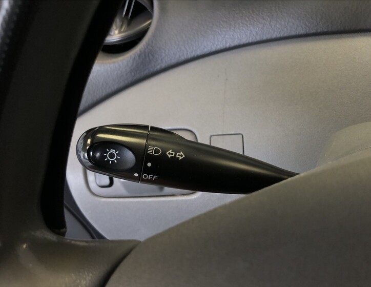 Toyota Yaris 16